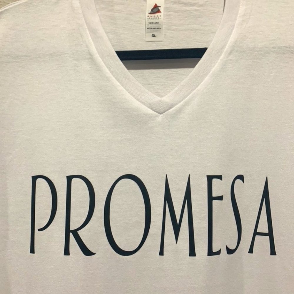 NWT- SPANISH CUSTOMIZED T SHIRT - UNISEX -